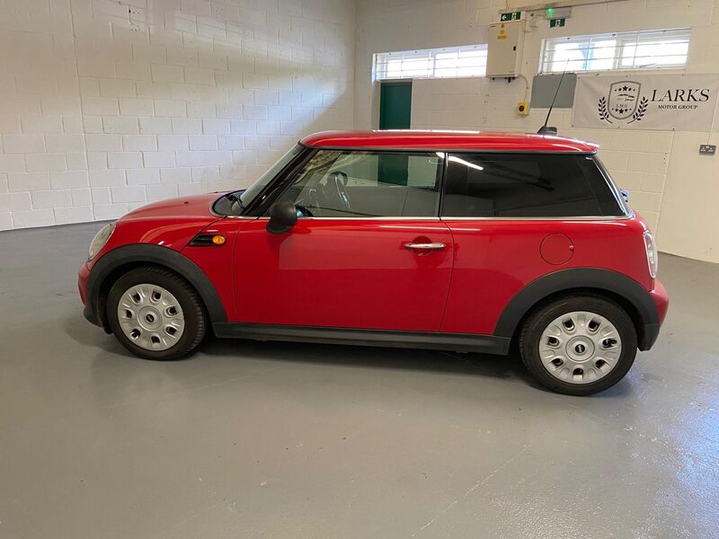 MINI HATCH