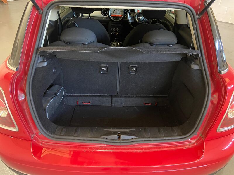 MINI HATCH