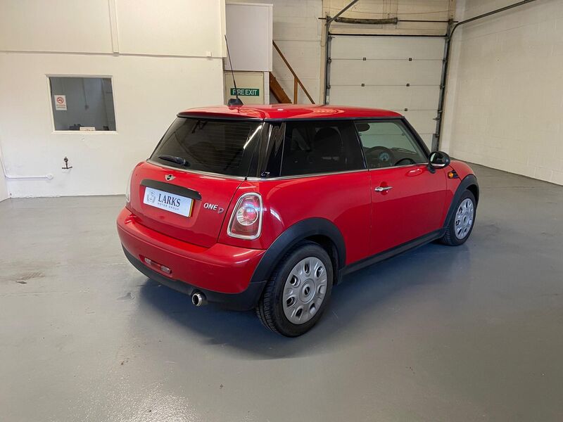 MINI HATCH