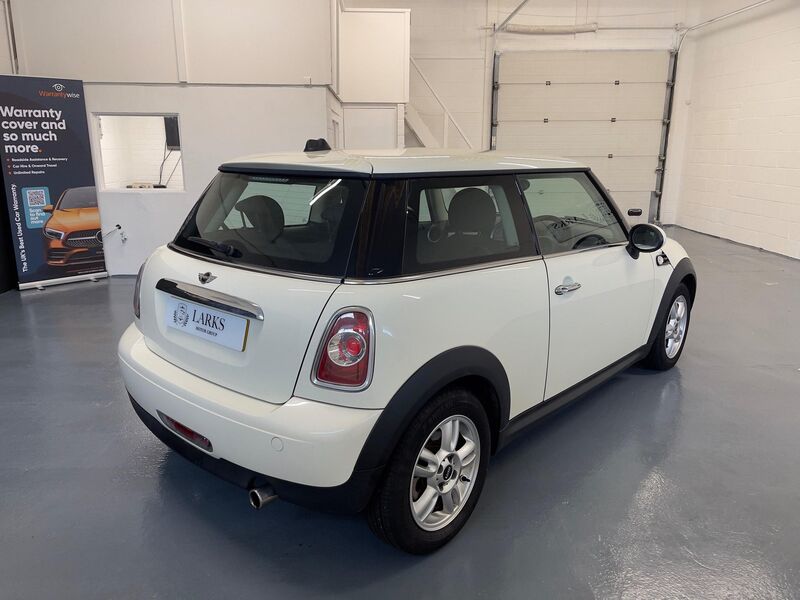 MINI HATCH