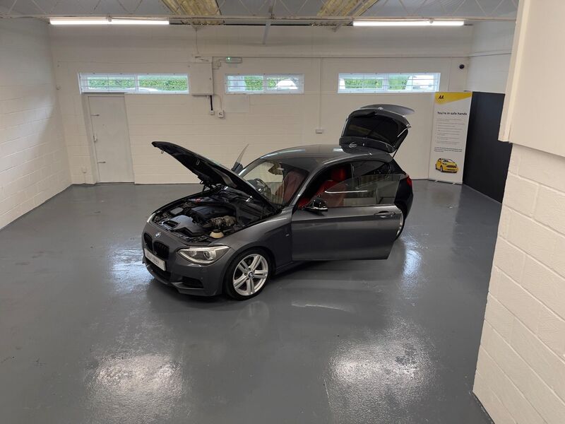 BMW 1 SERIES