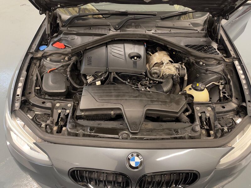 BMW 1 SERIES