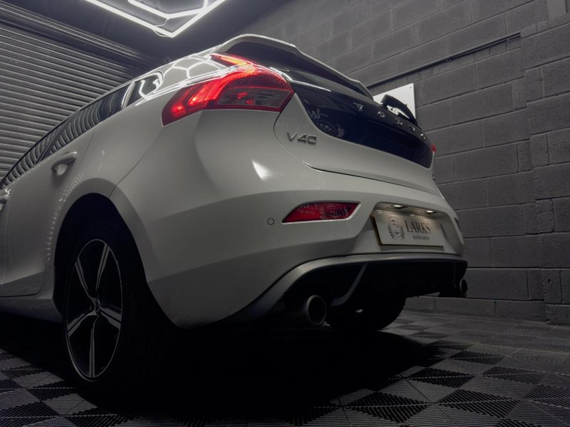 VOLVO V40
