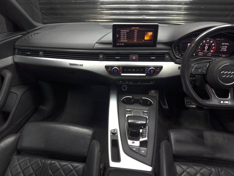 AUDI S4