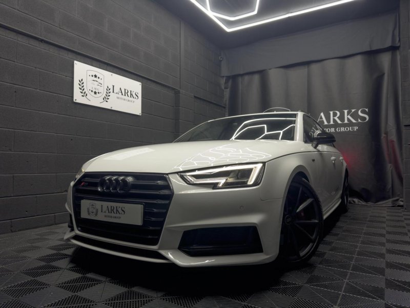 AUDI S4