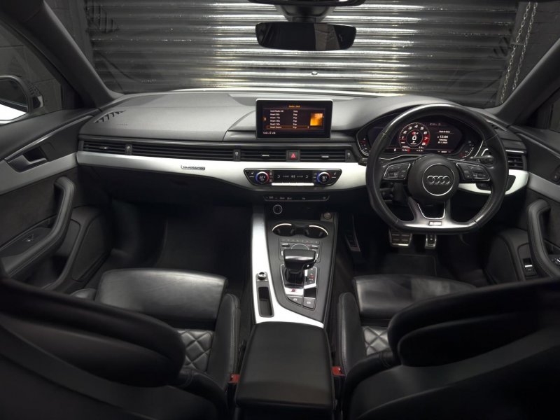 AUDI S4
