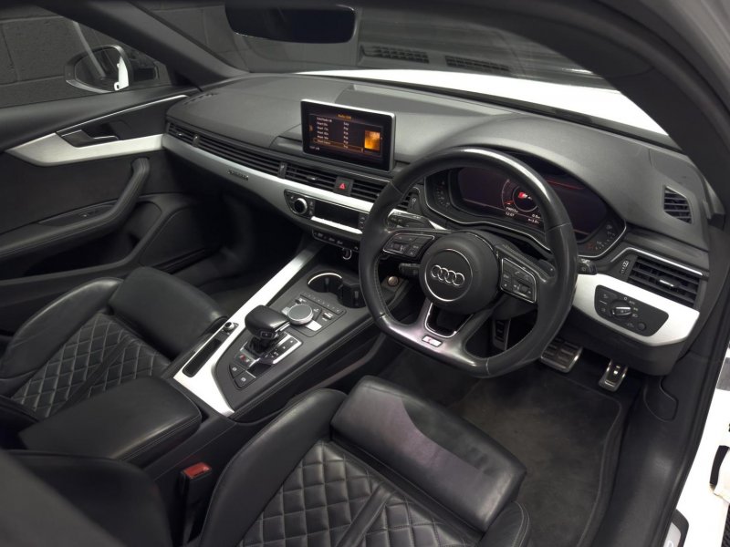 AUDI S4