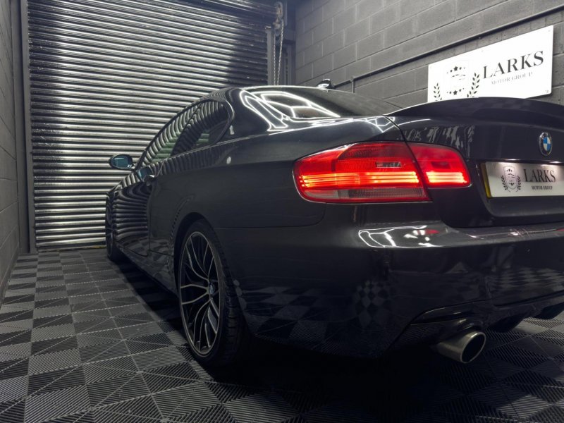 BMW 3 SERIES