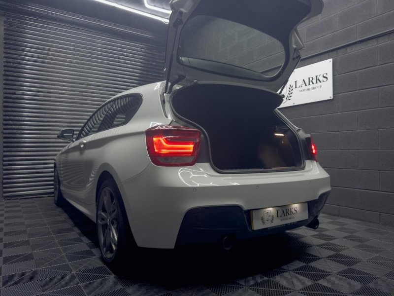BMW 1 SERIES